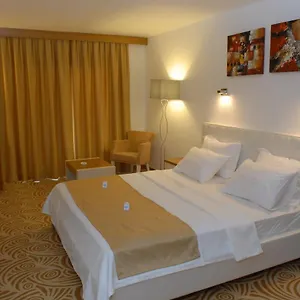 Otel Egge, Çeşme
